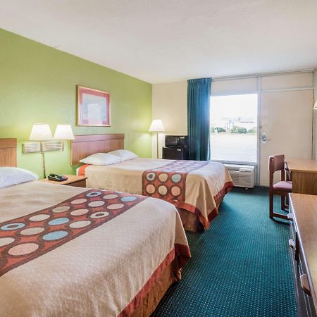 Super 8 By Wyndham Tifton Hotel Buitenkant foto
