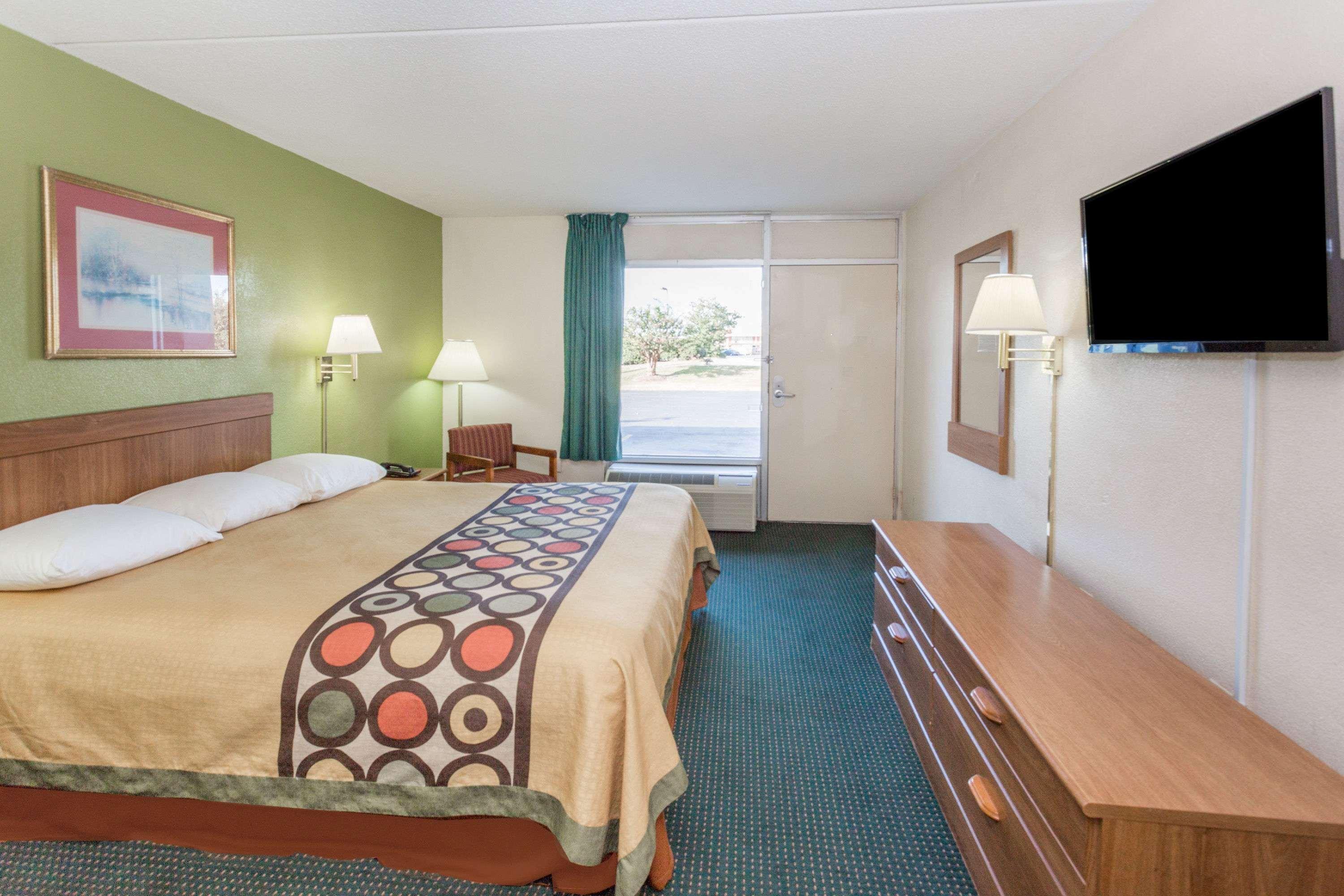 Super 8 By Wyndham Tifton Hotel Buitenkant foto