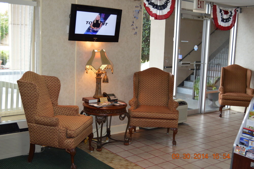 Super 8 By Wyndham Tifton Hotel Buitenkant foto