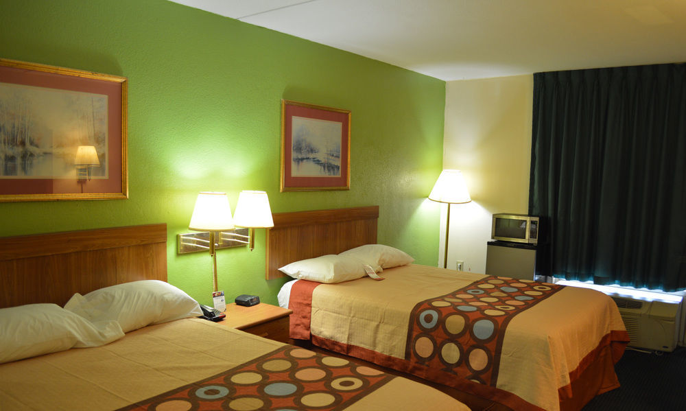 Super 8 By Wyndham Tifton Hotel Buitenkant foto