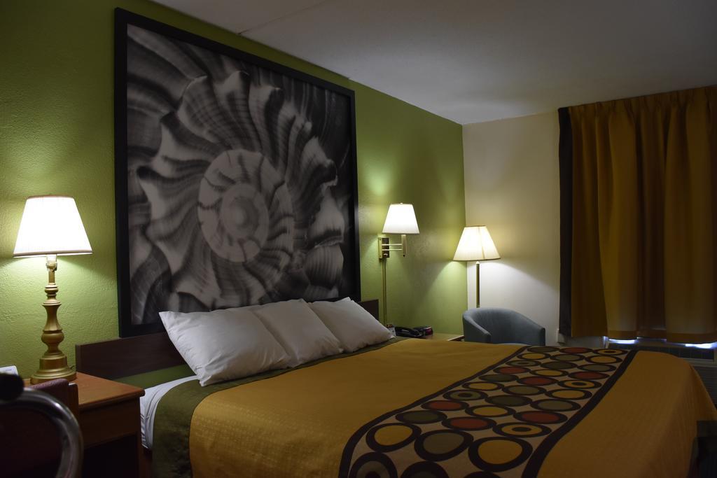Super 8 By Wyndham Tifton Hotel Buitenkant foto