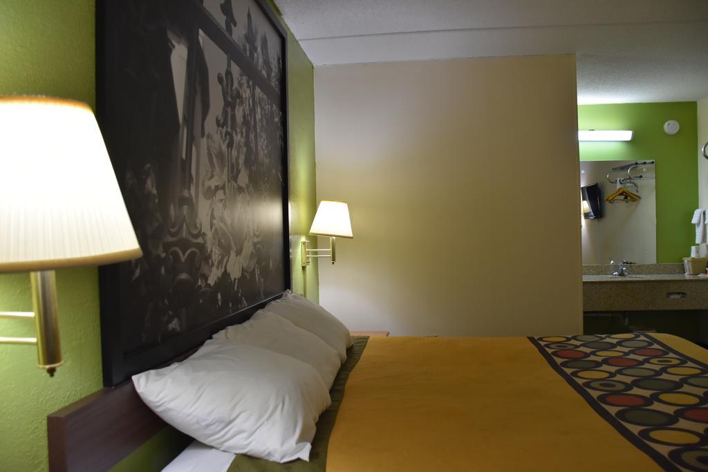 Super 8 By Wyndham Tifton Hotel Buitenkant foto