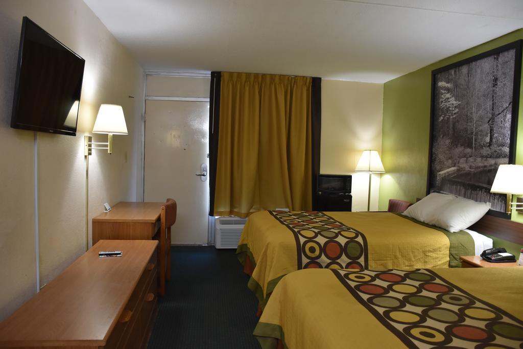 Super 8 By Wyndham Tifton Hotel Buitenkant foto