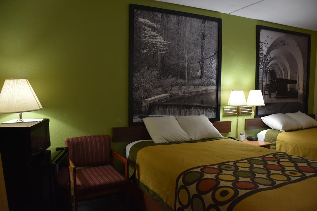 Super 8 By Wyndham Tifton Hotel Buitenkant foto