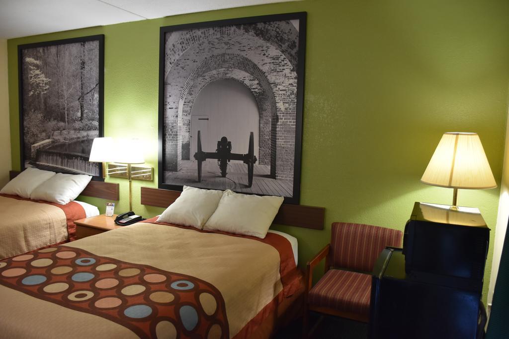 Super 8 By Wyndham Tifton Hotel Buitenkant foto