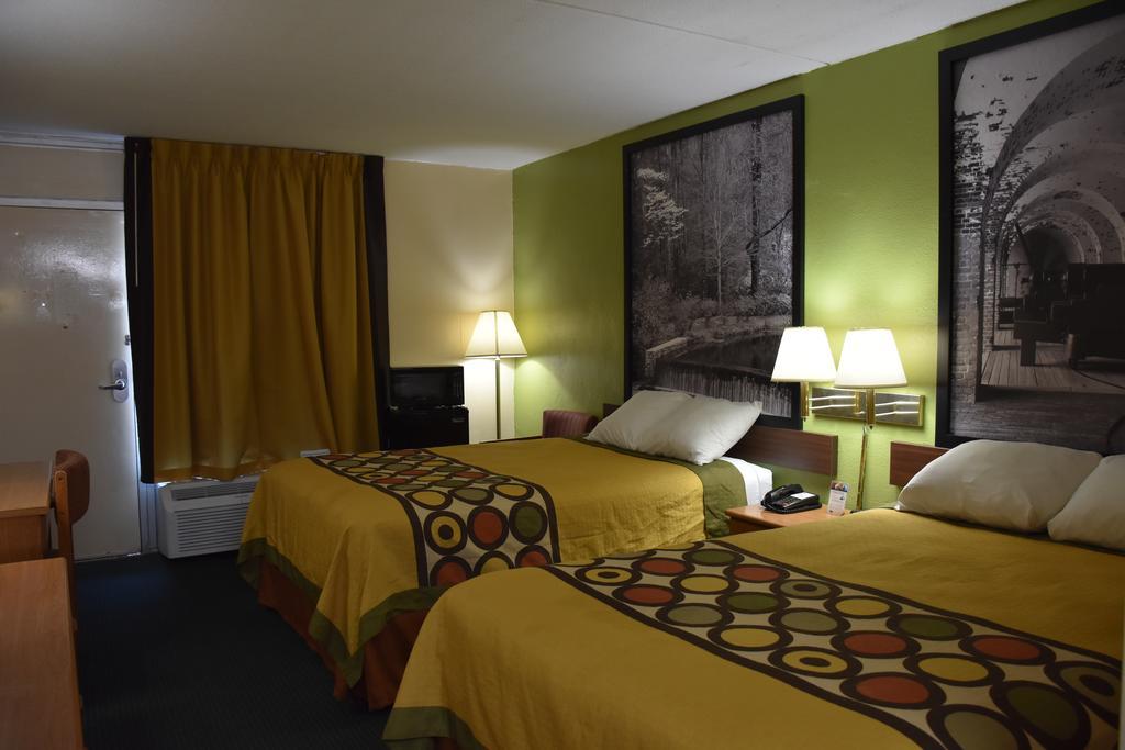 Super 8 By Wyndham Tifton Hotel Buitenkant foto