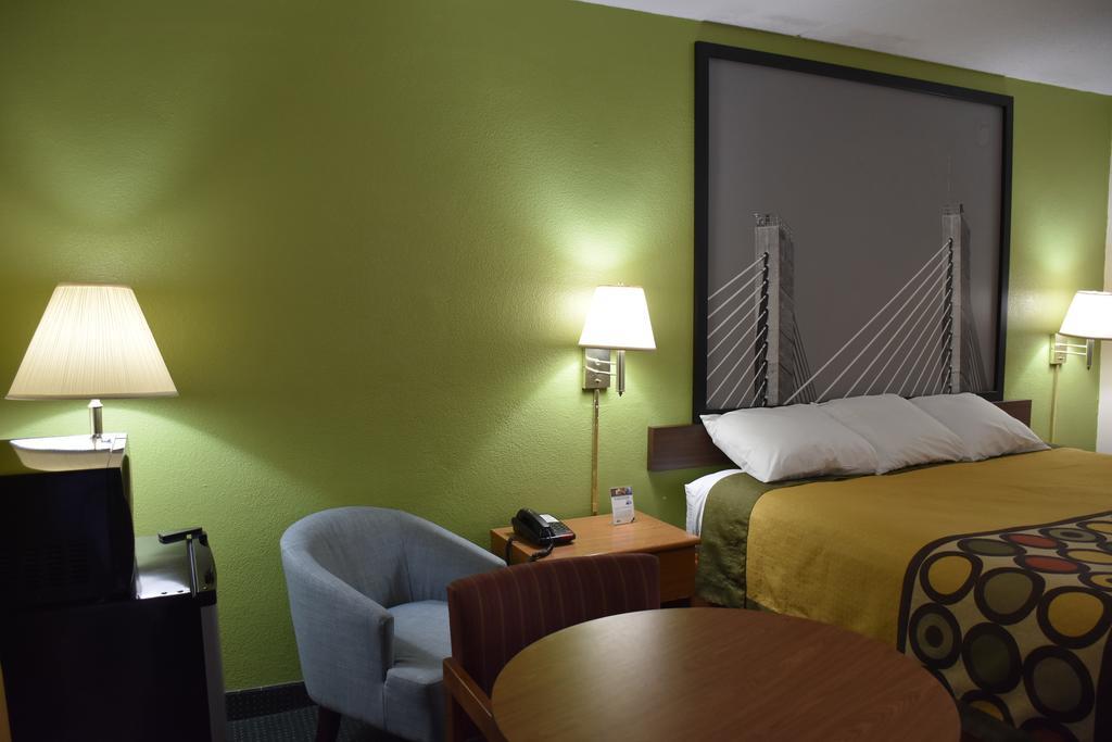 Super 8 By Wyndham Tifton Hotel Buitenkant foto