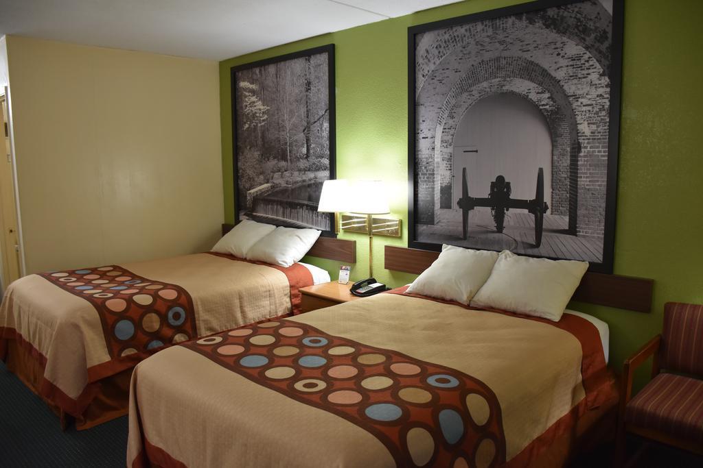 Super 8 By Wyndham Tifton Hotel Buitenkant foto