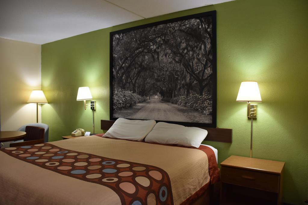 Super 8 By Wyndham Tifton Hotel Buitenkant foto