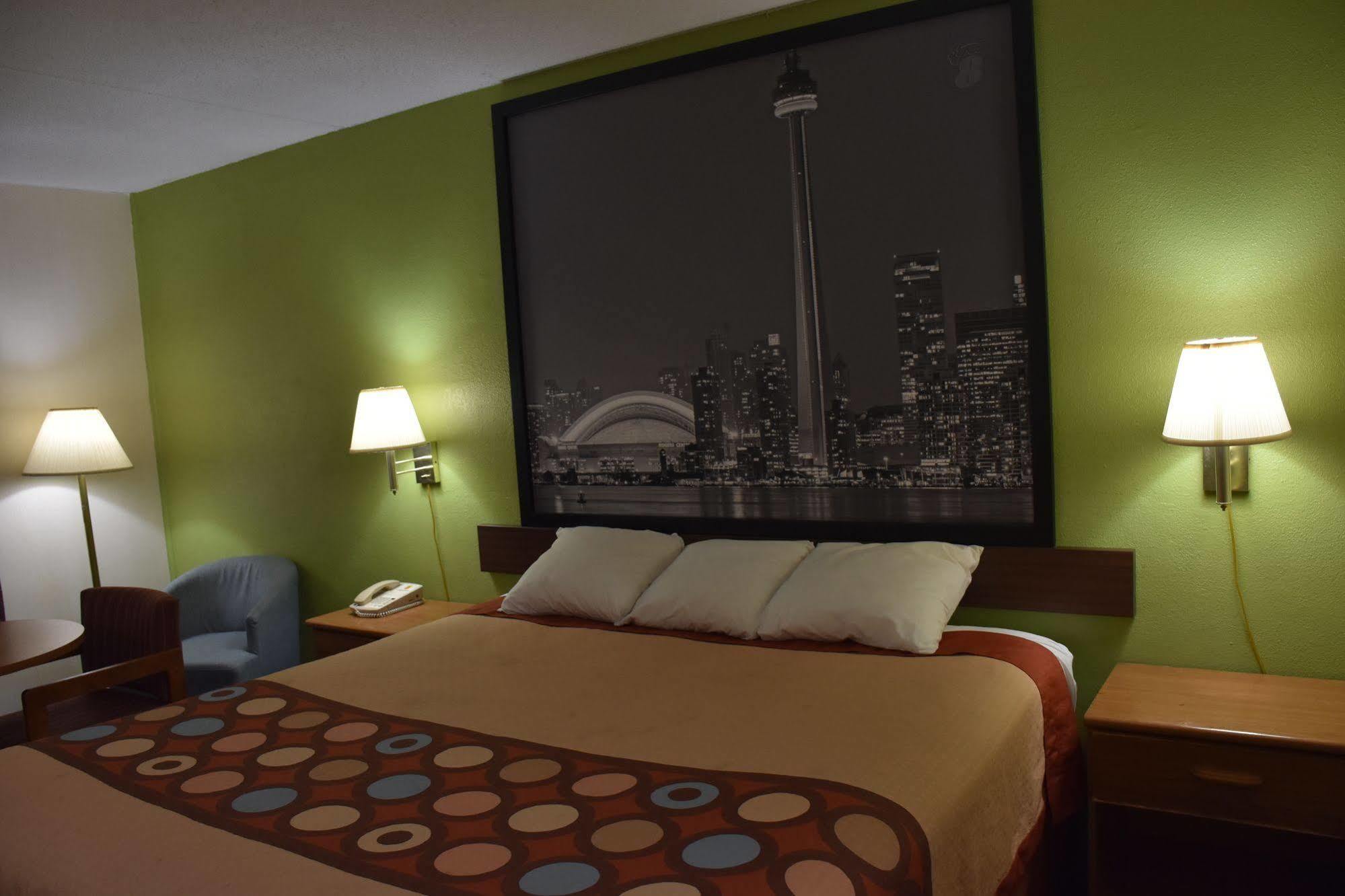 Super 8 By Wyndham Tifton Hotel Buitenkant foto